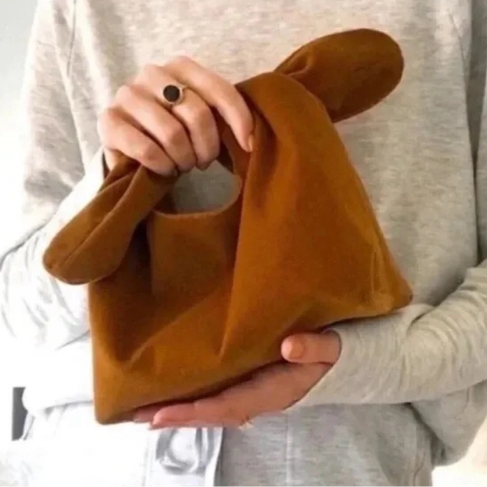 2 Merit Beauty Womens Signature Corduroy Hobo Tie Knot Top Pouch‎ Bags